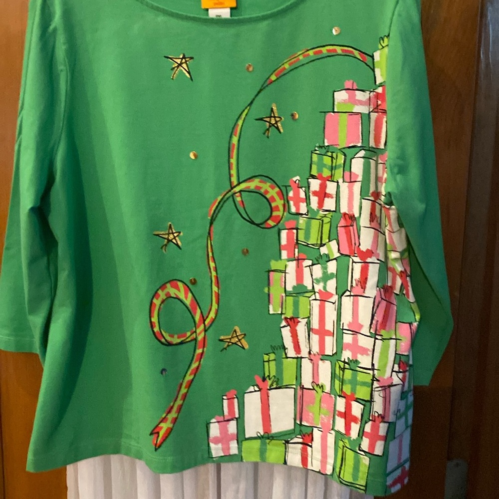 Christmas shirt in green and pink with gold accents